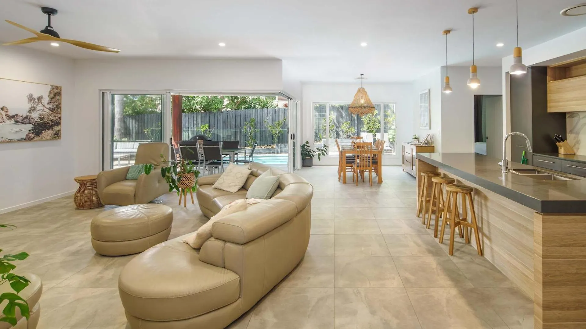 Pet Friendly Holiday Home With Pool On Alex 亚历山德拉岬角 澳大利亚